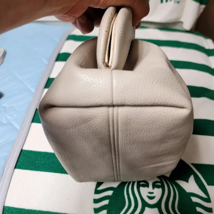[BUNJANG] TheMoare Leather Beige Clutch Crossbody Bag / 더모아레 클러치 파우치