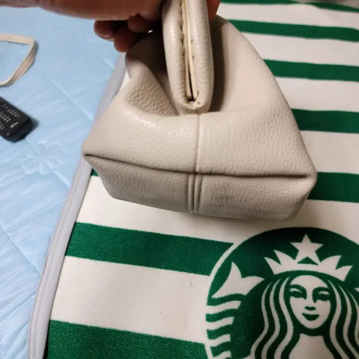 [BUNJANG] TheMoare Leather Beige Clutch Crossbody Bag / 더모아레 클러치 파우치