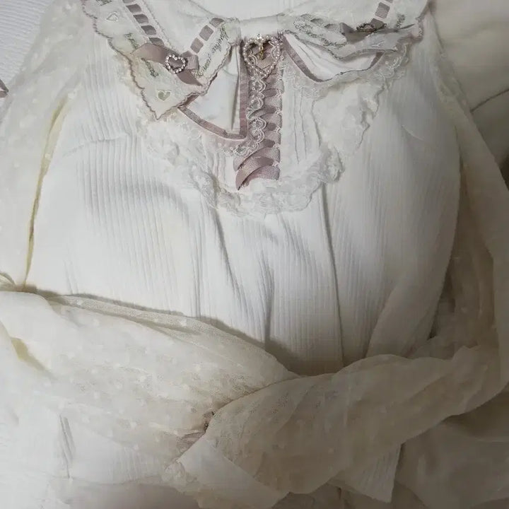 [BUNJANG] Liz Lisa Lace Blouse with Ribbon / 리즈리사 레이스 블라우스 리본 장식 양산형