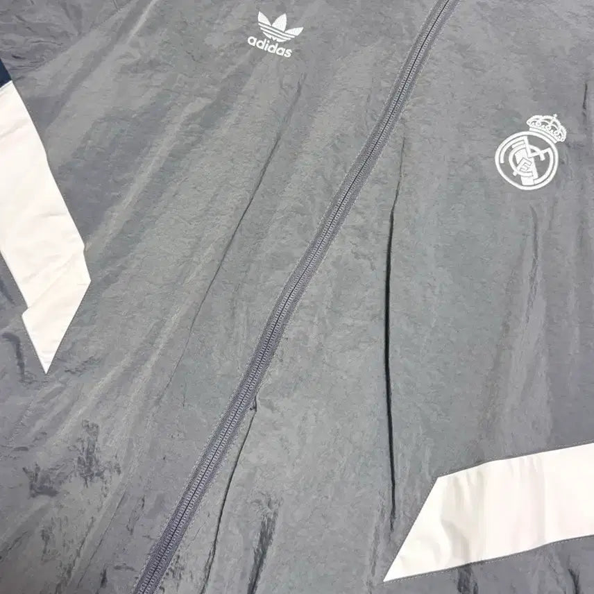 [BUNJANG] Adidas Real Madrid Windbreaker Gray / 아디다스 레알마드리드 바람막이 그레이