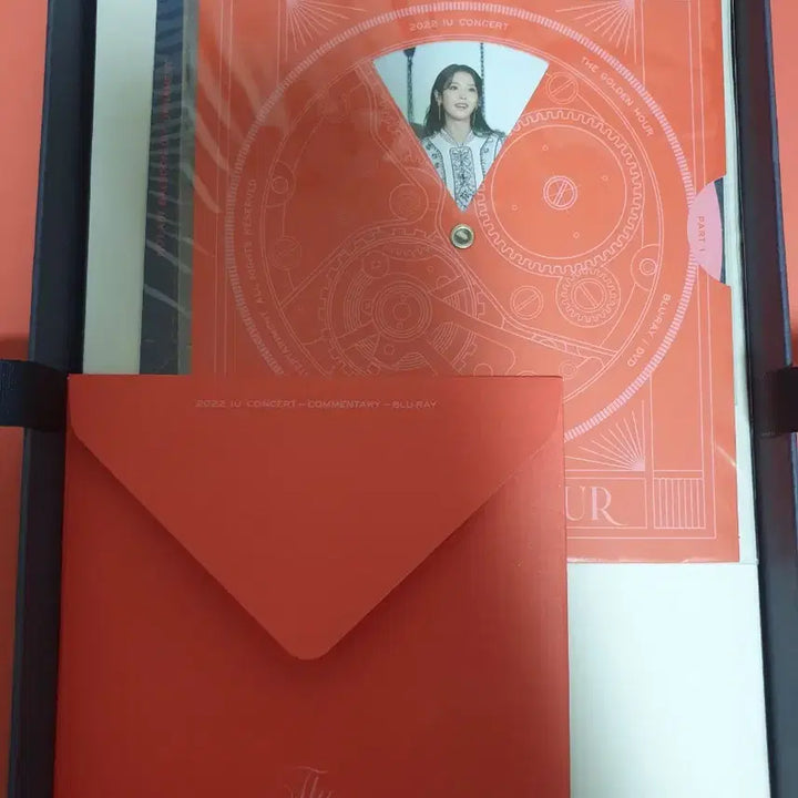 [BUNJANG] IU 2022 Golden Hour Concert Blu-ray / 아이유 IU 2022 골든아워 콘서트 블루레이