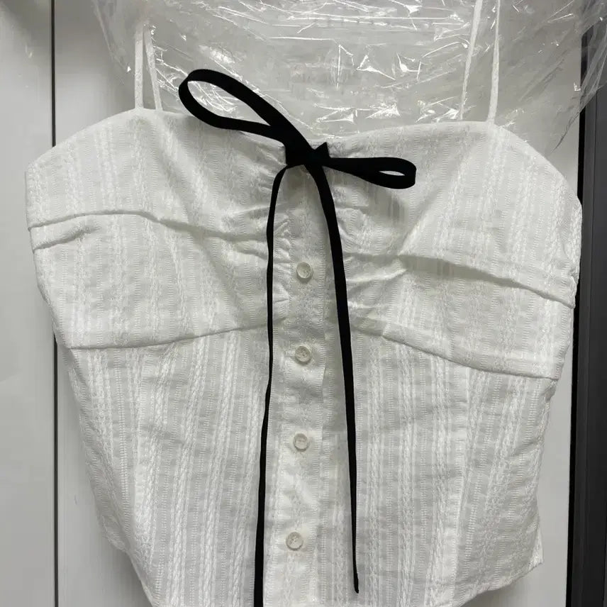 [BUNJANG] AvieMooah Shirring Ribbon Sleeveless Top / 새상품)아비에무아 셔링리본 슬리브리스 탑