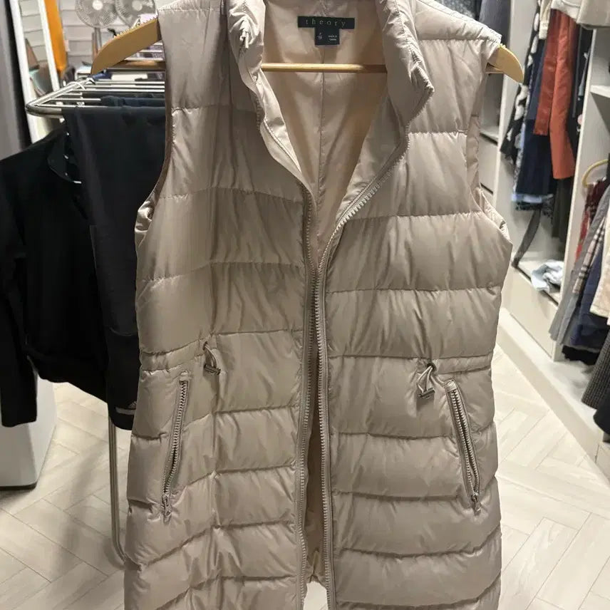 [BUNJANG] Theory Padded Vest Ivory S / [Theory] 띠어리 패딩조끼(아이보리)