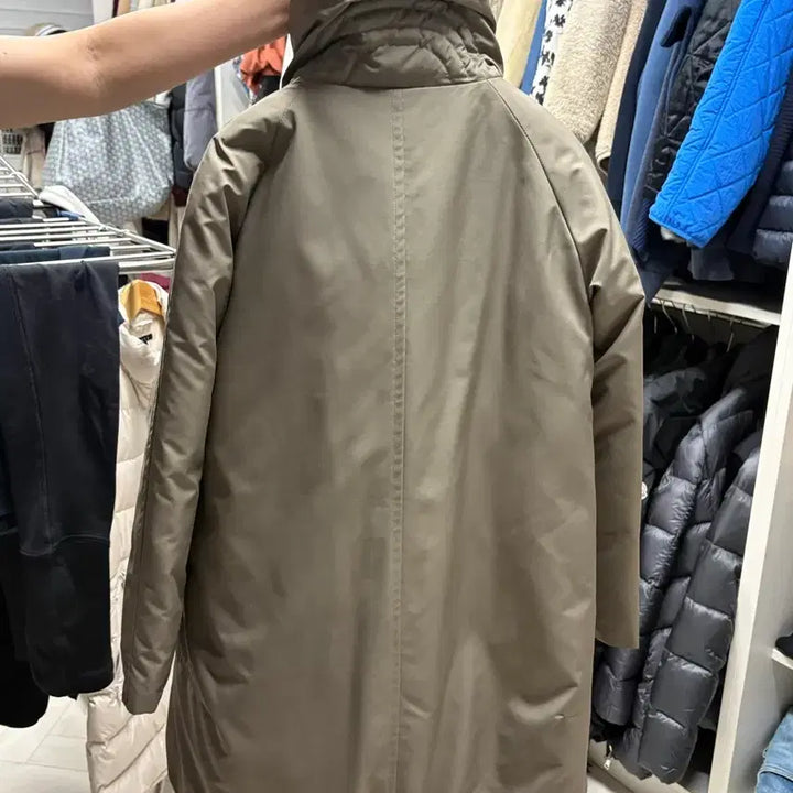 [BUNJANG] Theory Khaki High-Neck Long Padded Jacket / Theory 띠어리 카키 하이넥 패딩