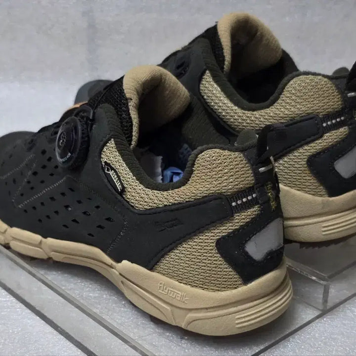 [BUNJANG] K2 Flywalk Gore-Tex Lightweight Hiking Boots Men&