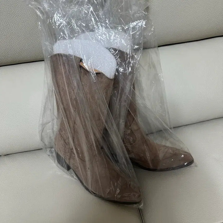 [BUNJANG] Suede Beige Boots 235mm / [새상품]스웨이드 베이지 부츠 235mm