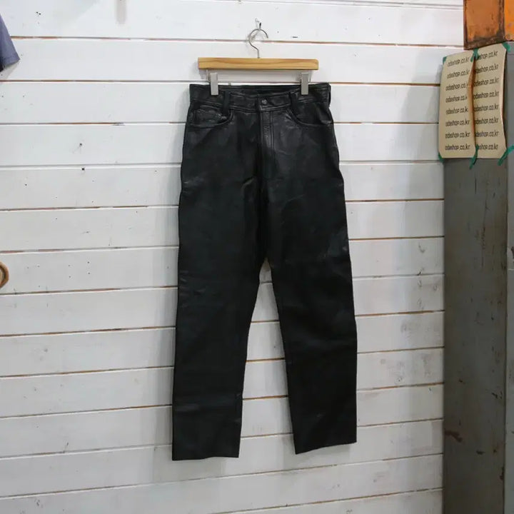 [BUNJANG] PLICANA Cow Leather Pants (Men&