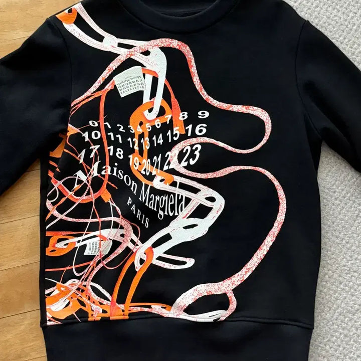 [BUNJANG] Maison Margiela Orange/White Print Crewneck Sweatshirt / 메종 마르지엘라 맨투맨