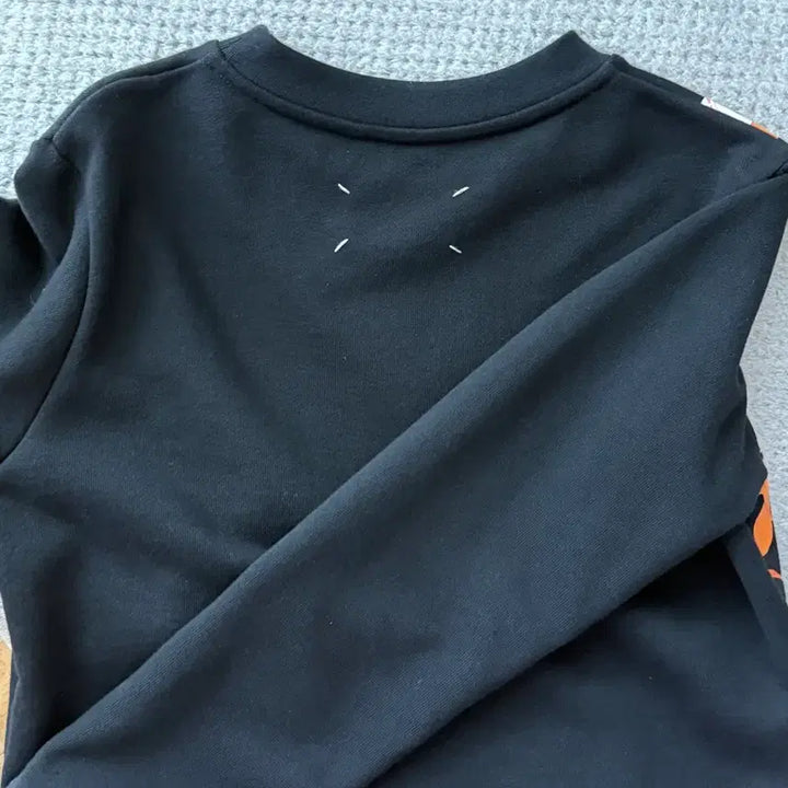 [BUNJANG] Maison Margiela Orange/White Print Crewneck Sweatshirt / 메종 마르지엘라 맨투맨