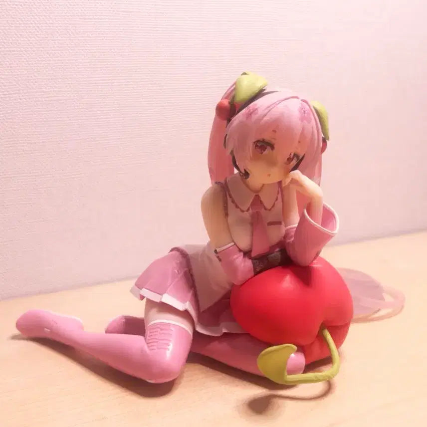 [BUNJANG] Hatsune Miku Sakura Desktop Figure / 사쿠라미쿠 데스크탑 피규어