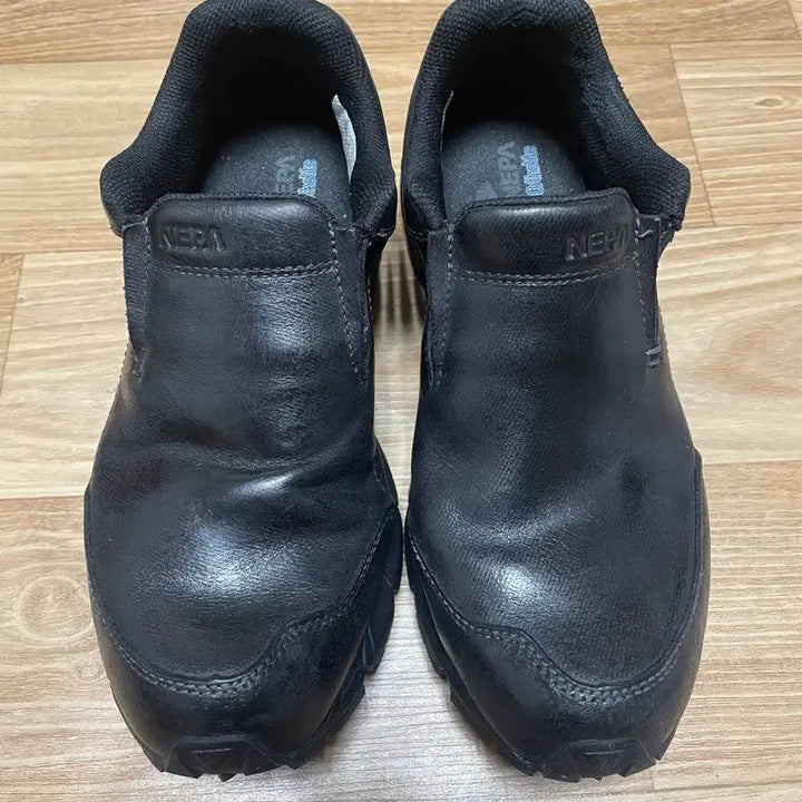 [BUNJANG] Nepa Black Leather Slip-on Sneakers / 네파 블랙 가죽 슬립온 운동화