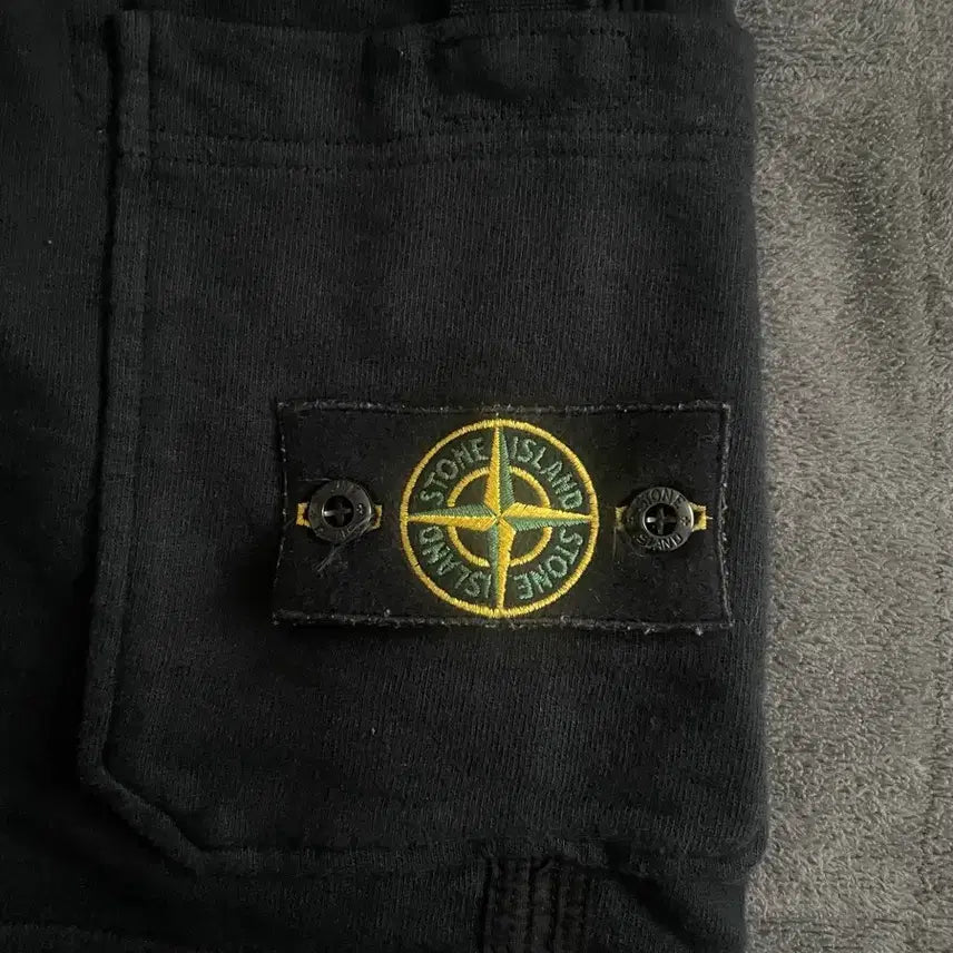 [BUNJANG] Stone Island Black Shorts / 새상품급 스톤아일랜드 블랙 반바지