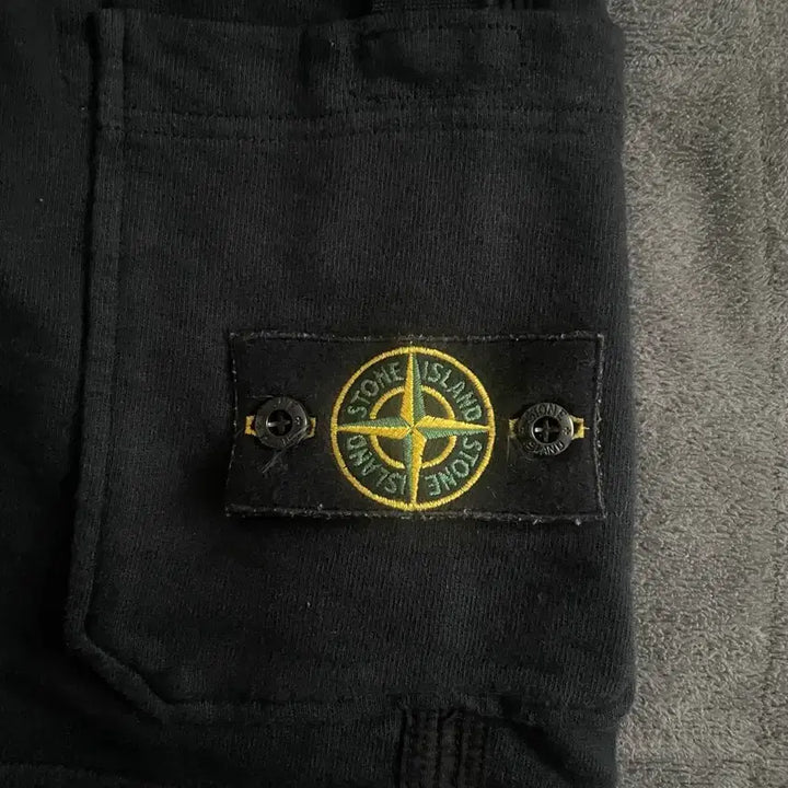 [BUNJANG] Stone Island Black Shorts / 새상품급 스톤아일랜드 블랙 반바지