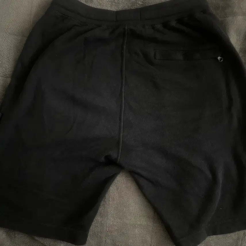 [BUNJANG] Stone Island Black Shorts / 새상품급 스톤아일랜드 블랙 반바지