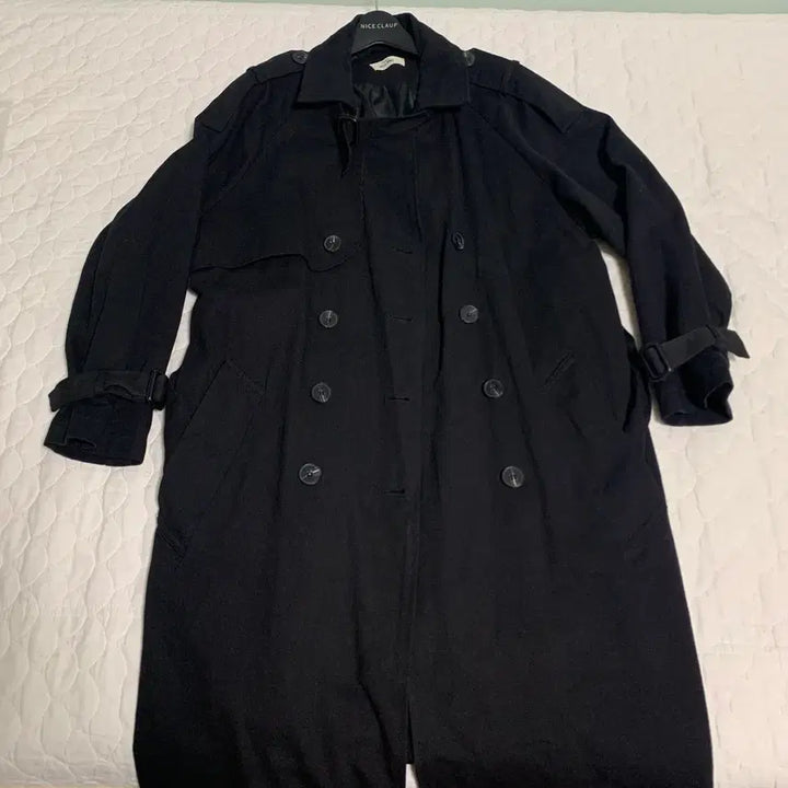 [BUNJANG] Black Double-Button Trench Coat with Belt / 블랙 트렌치 코트