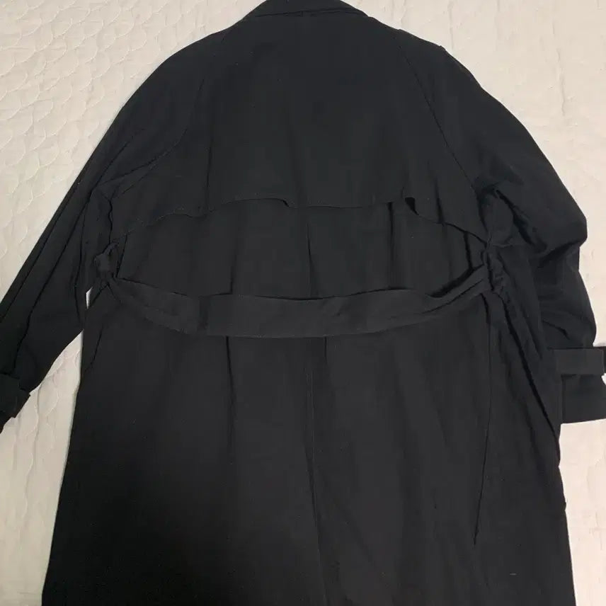 [BUNJANG] Black Double-Button Trench Coat with Belt / 블랙 트렌치 코트