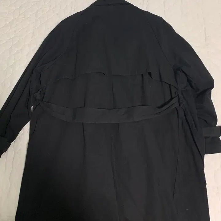 [BUNJANG] Black Double-Button Trench Coat with Belt / 블랙 트렌치 코트