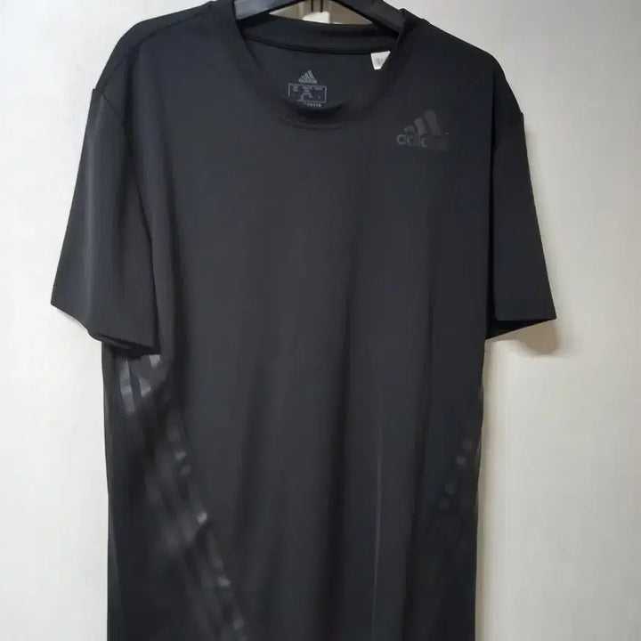 [BUNJANG] Adidas Three Stripes Black T-Shirt Size 100 / 아디다스 삼선 블랙 반팔 티셔츠 100
