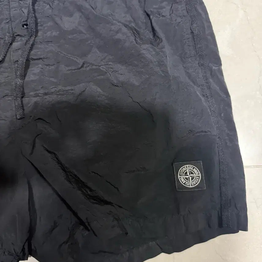 [BUNJANG] Stone Island Nylon Shorts / [당일출고,풀박스] 25SS 스톤아일랜드 나일론 반바지