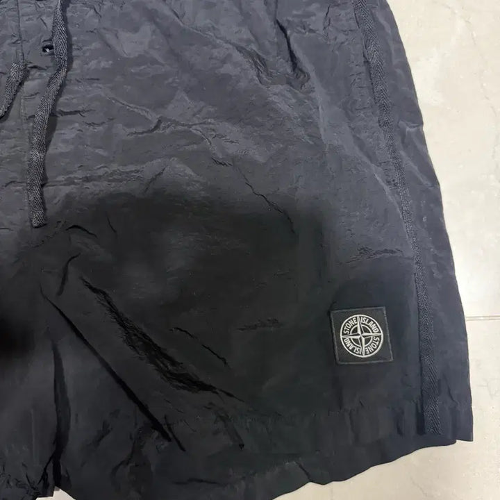 [BUNJANG] Stone Island Nylon Shorts / [당일출고,풀박스] 25SS 스톤아일랜드 나일론 반바지