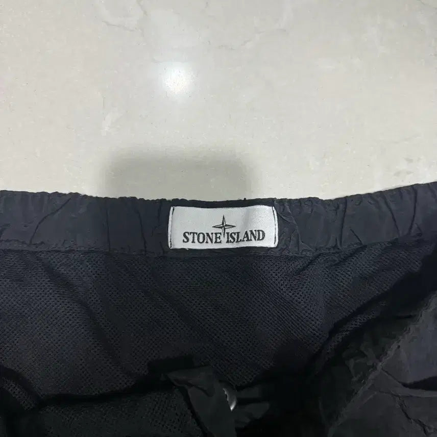 [BUNJANG] Stone Island Nylon Shorts / [당일출고,풀박스] 25SS 스톤아일랜드 나일론 반바지