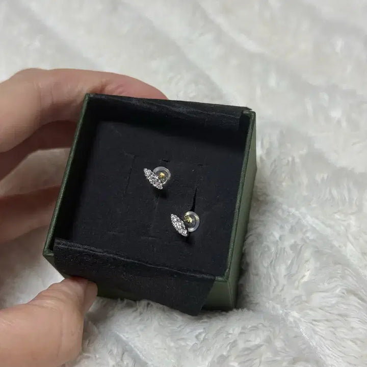 [BUNJANG] Bosque 14K Lab Diamond White Gold Earrings Pair / 새상품) 보스크 14k 랩다이아 금귀걸이 화이트골드 한쌍