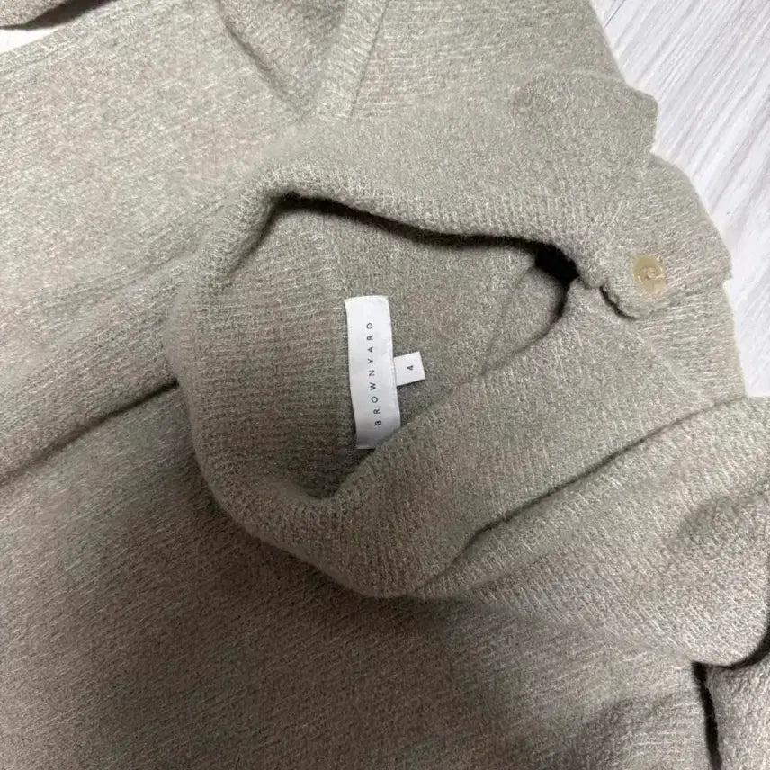 [BUNJANG] Brown Yard Olive Cardigan / 브라운야드 카라 가디건 올리브 4사이즈