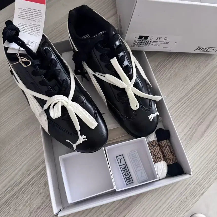 [SOLD OUT] (W) 푸마 x 로제 스피드캣 PRM 블랙 웜 화이트 250MM