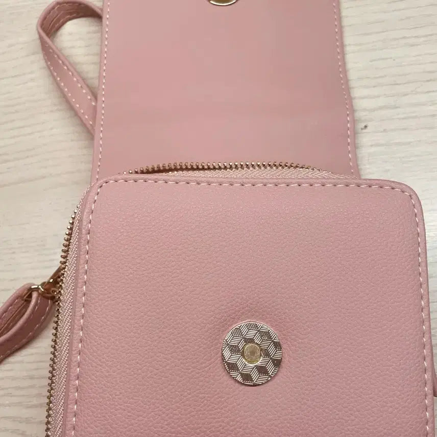 [BUNJANG] Tao Mii Mii Rose Gold Mini Crossbody Bag / (타오믹믹 로즈골드 미니 크로스 휴대폰 가방)