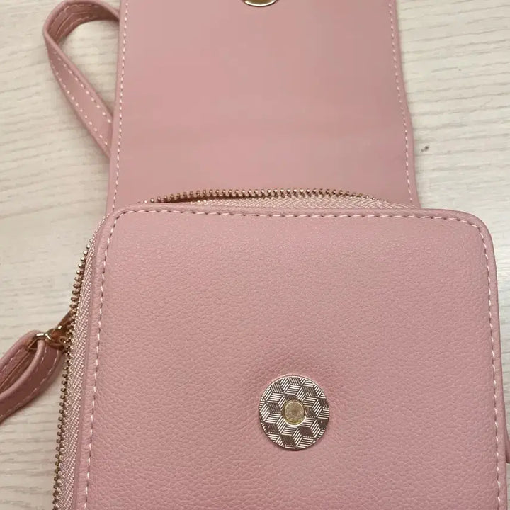 [BUNJANG] Tao Mii Mii Rose Gold Mini Crossbody Bag / (타오믹믹 로즈골드 미니 크로스 휴대폰 가방)