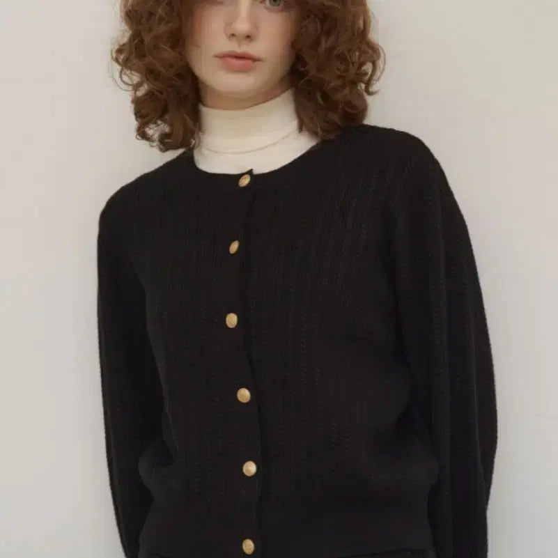 [BUNJANG] Vanillanit Kris Cable Gold Button Knit Cardigan / 바닐라니트 크리스 케이블 골드 버튼 니트 가디건