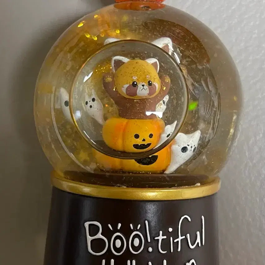 [BUNJANG] Everland Red Panda Halloween Snow Globe / 에버랜드 레서판다 할로윈 스노우볼 부티풀 할로윈