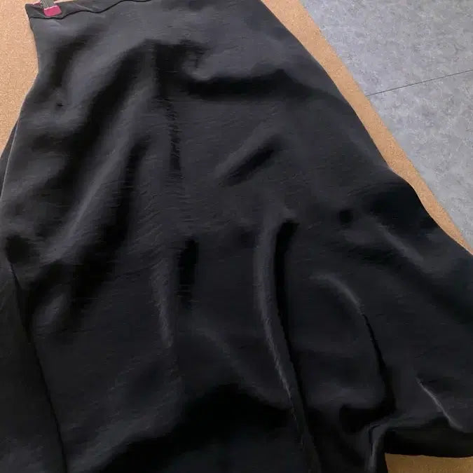 [BUNJANG] Maison Blanche Satin Long Skirt / 메종블랑쉬 새틴 롱 스커트
