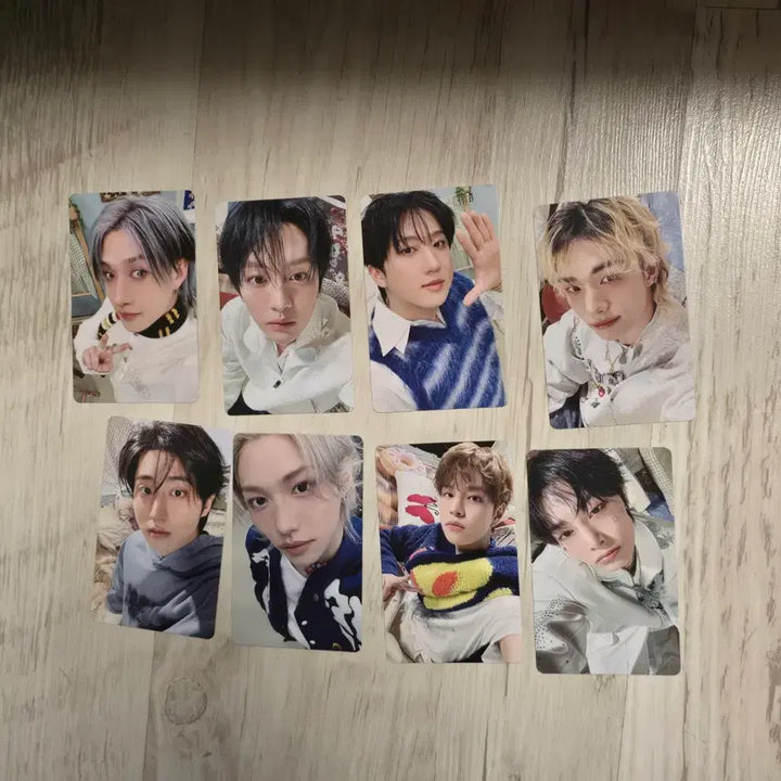 [BUNJANG] Stray Kids Online MD Photocard + Confetti / Stray Kids 스키즈 온라인 MD 포카+컨페티