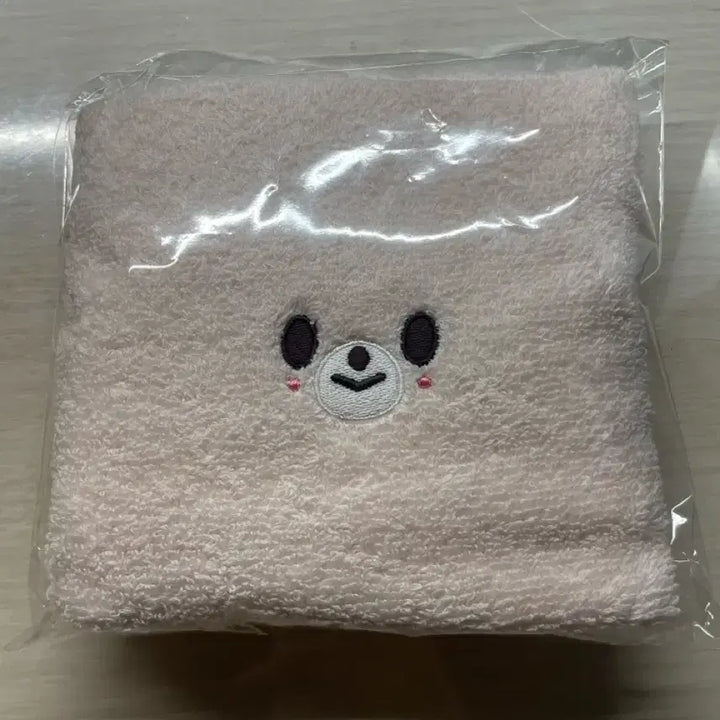 [BUNJANG] Stray Kids SKZ Official FoxyNy Towel / 스트레이키즈 스키즈 팬미팅 입장기프트 폭시니 수건 타올 미개봉