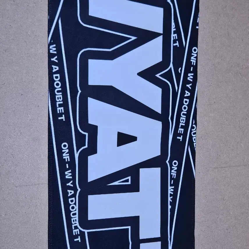 [SOLD OUT] 온앤오프 와이엇 슬로건