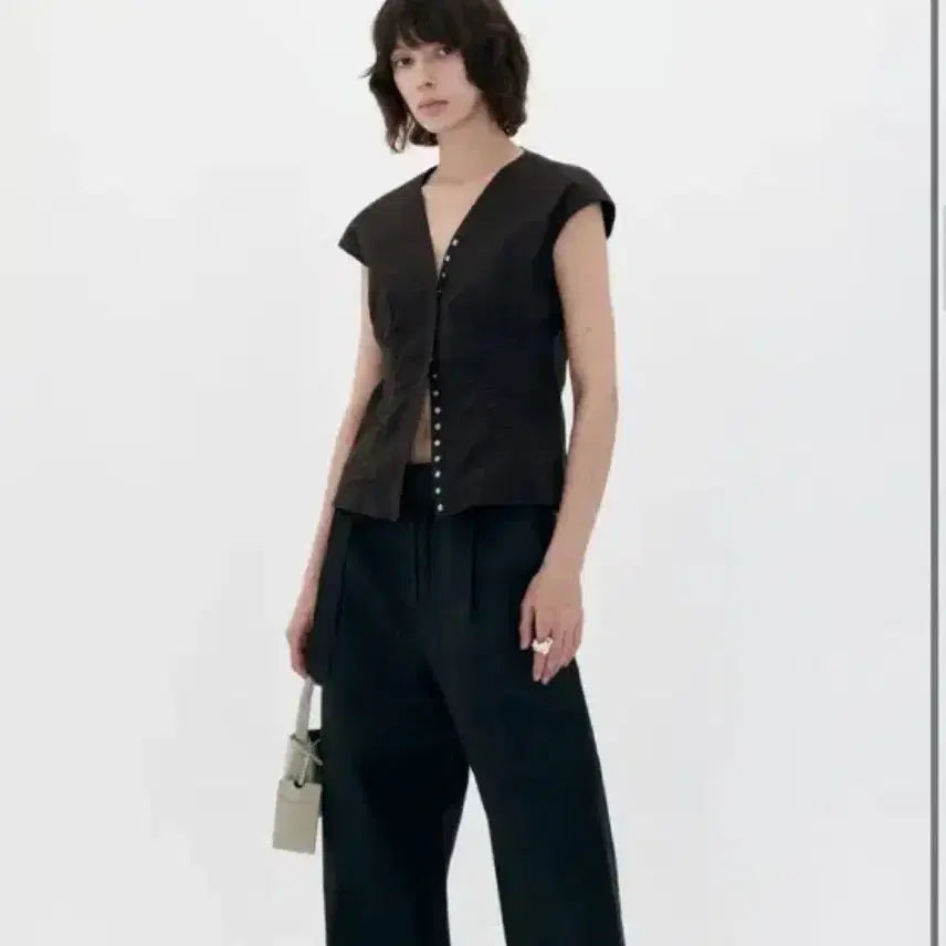 [BUNJANG] LOW CLASSIC Cap Sleeve Shirt - Dark Brown / 로우클래식 CAP SLEEVE SHIRT - DARK BROWN