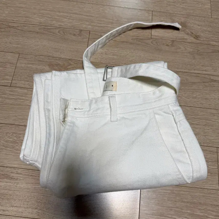 [SOLD OUT] 노운 벨티드 데님 (white)