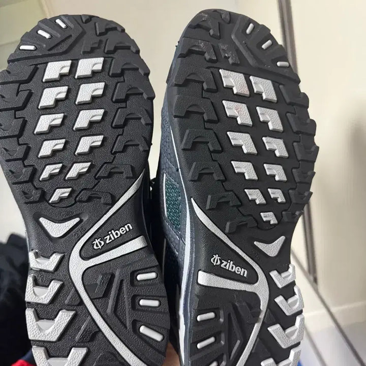 [BUNJANG] Ziben Safety Boots (Size 275) / 지벤 안전화(275)