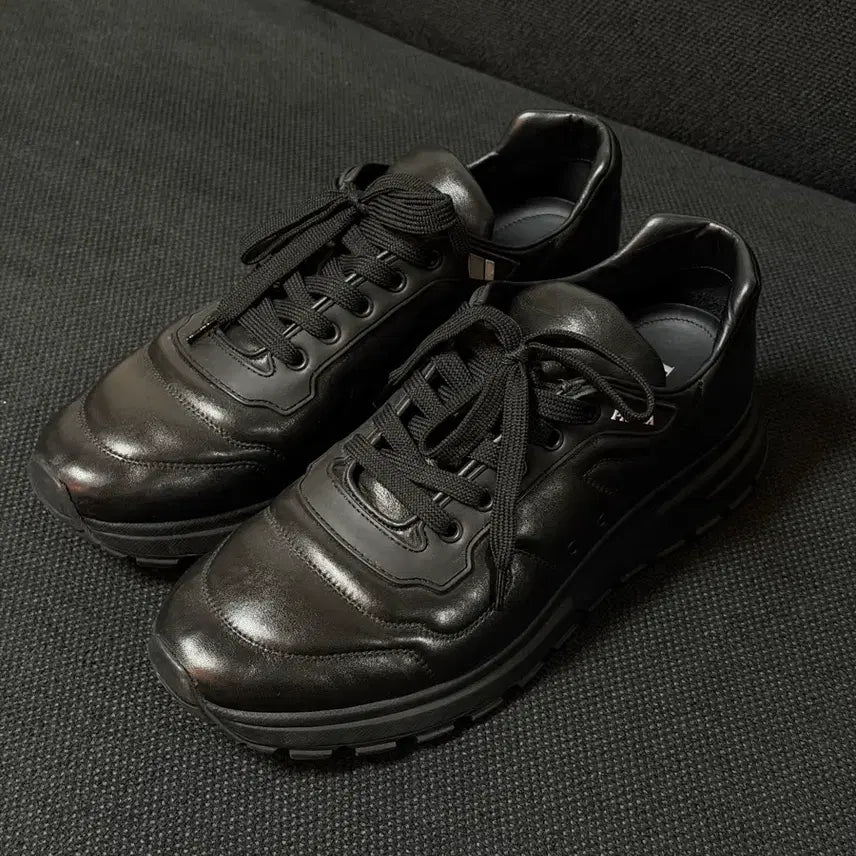 [SOLD OUT] PRADA 프라다 블랙 레더 스니커즈 265-270 (6.5) 거의 새것