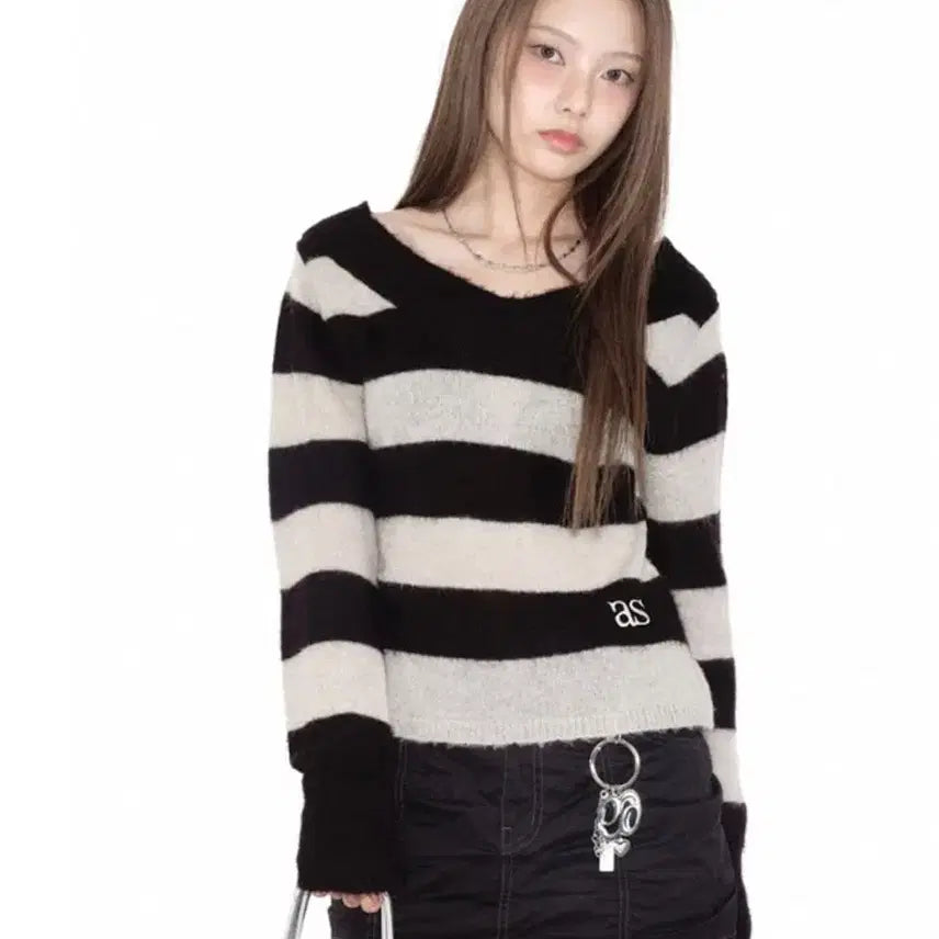 [BUNJANG] AZON Pony Stripe Knit (Black) / 애즈온 포니 스트라이프 니트 (black)