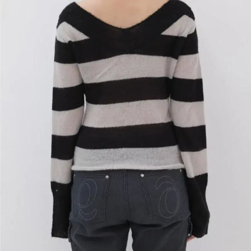 [BUNJANG] AZON Pony Stripe Knit (Black) / 애즈온 포니 스트라이프 니트 (black)