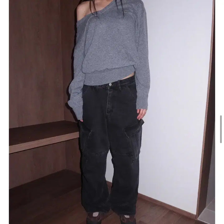 [BUNJANG] Nothing in Common Gray V-neck Knit Sweater / 낫띵인커먼 그레이 브이넥 니트