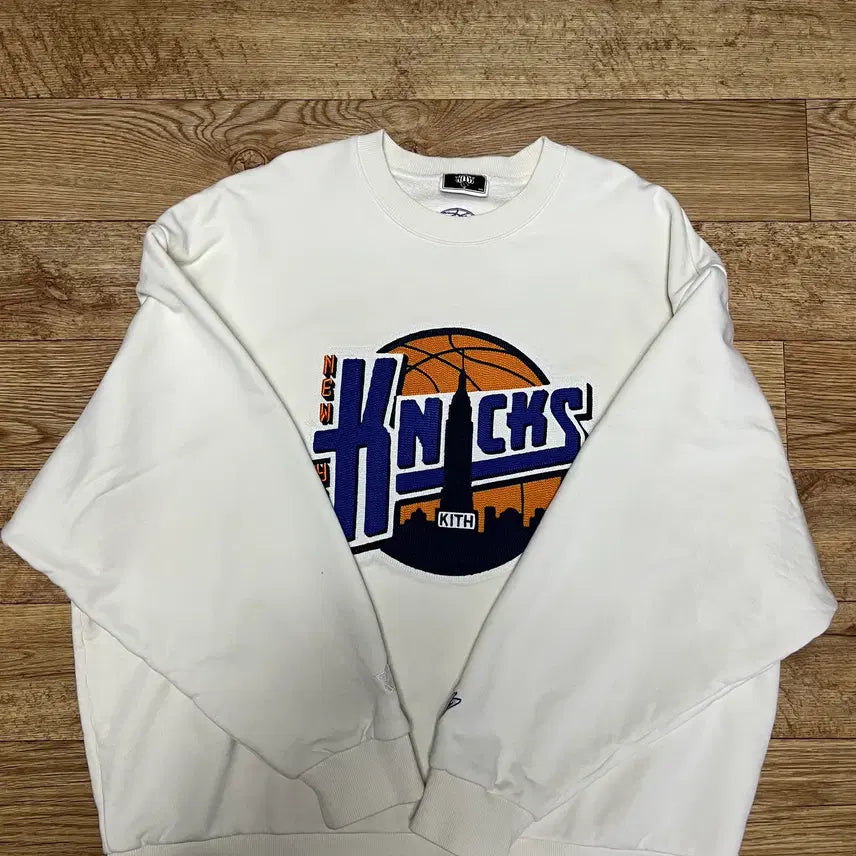 [BUNJANG] Kith New York Knicks Embroidered Sweatshirt / 키스 뉴욕닉스 자수 맨투맨