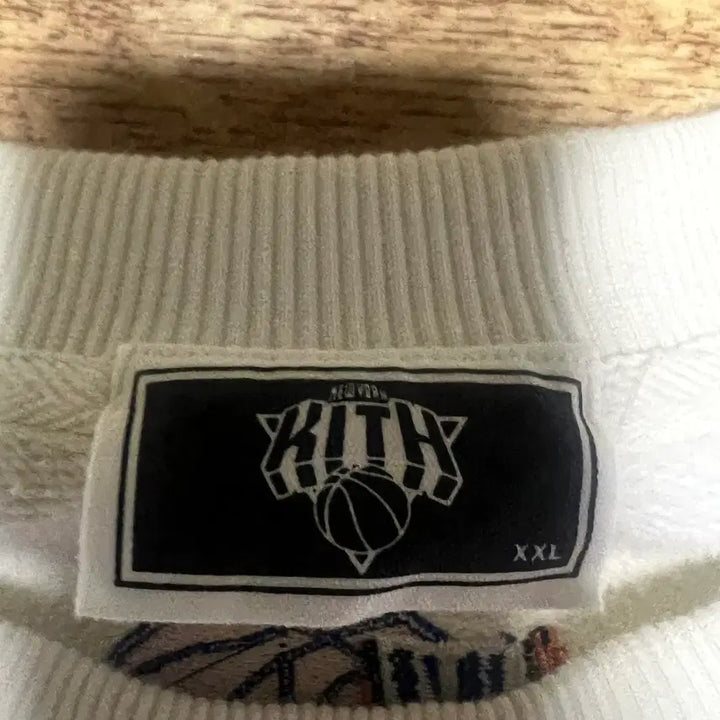 [BUNJANG] Kith New York Knicks Embroidered Sweatshirt / 키스 뉴욕닉스 자수 맨투맨