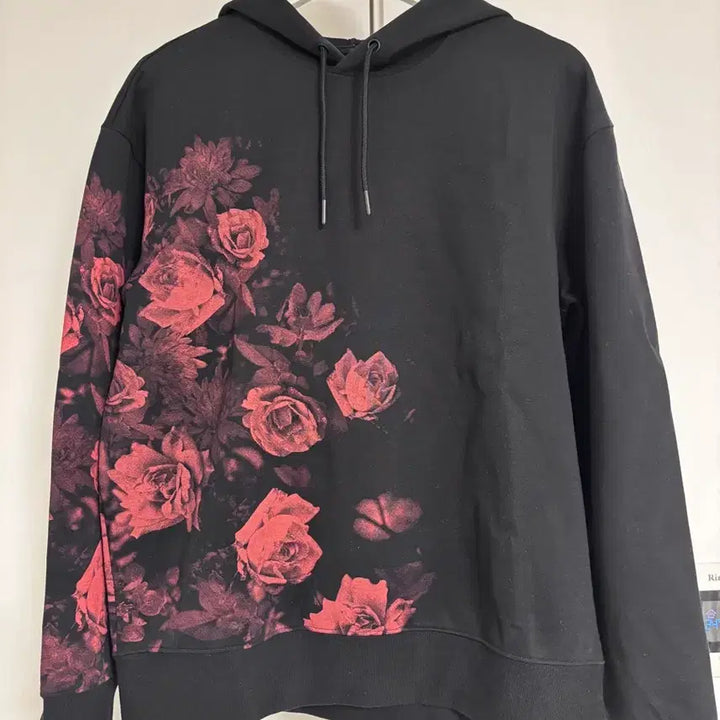 [BUNJANG] H&amp;M Rose Print Hoodie - Black (Size S) / H&amp;M 에이치앤엠 장미 후드티 S사이즈 블랙