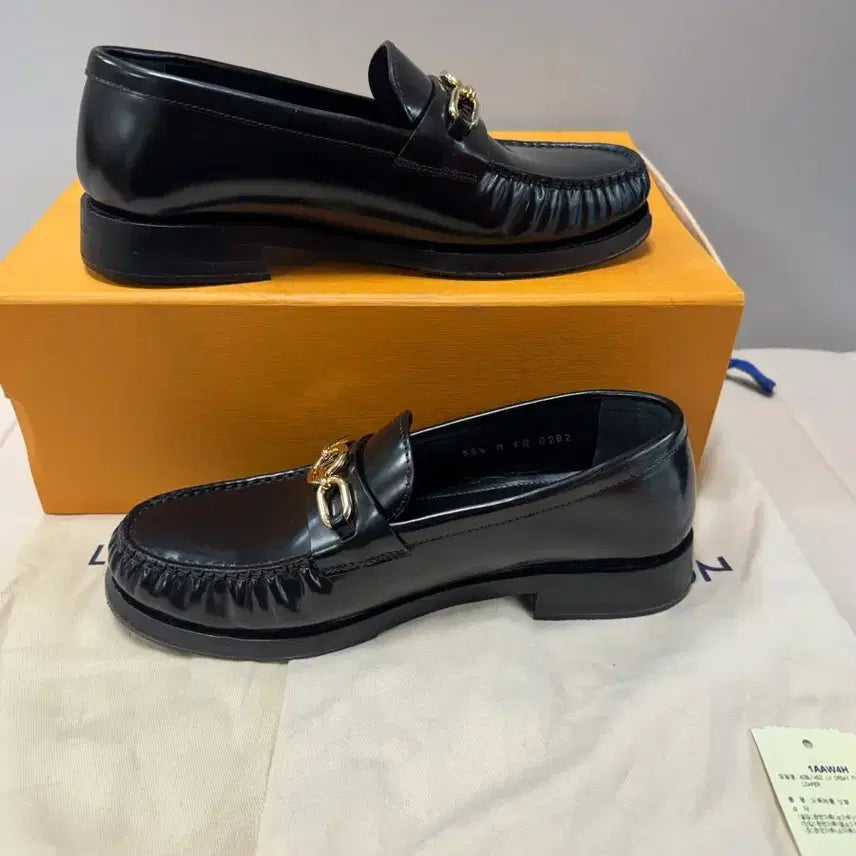 [BUNJANG] Louis Vuitton Orsay Flat Loafers / 35.5/225) 루이비통 오르세 플랫 로퍼