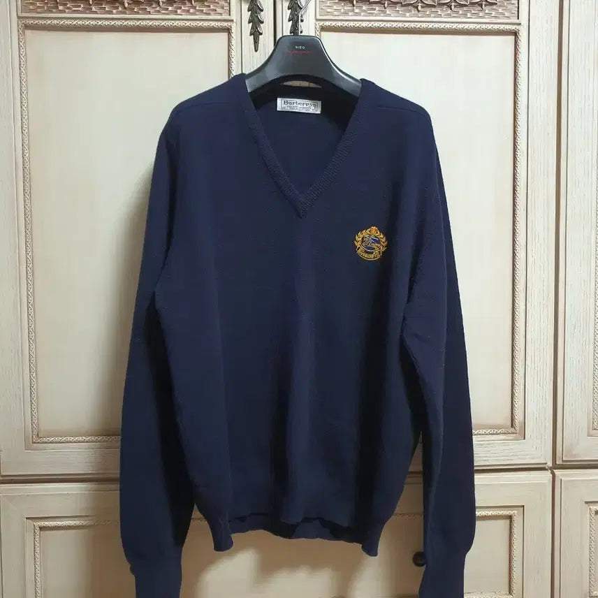 [BUNJANG] Burberry Archive Pure Lambswool V-Neck Knit Dark Navy 42 / 새상품급 버버리 아카이브 퓨어 램스울 브이넥 니트 다크네이비 42 105