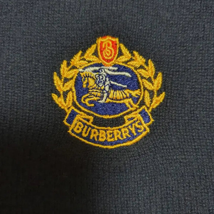 [BUNJANG] Burberry Archive Pure Lambswool V-Neck Knit Dark Navy 42 / 새상품급 버버리 아카이브 퓨어 램스울 브이넥 니트 다크네이비 42 105