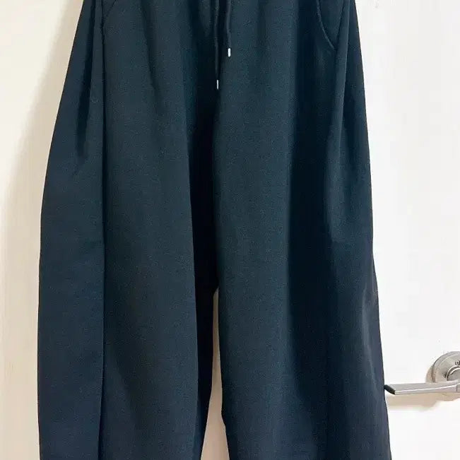 [BUNJANG] Ably Wide Elastic Training Pants / 에이블리 와이드 고무줄 트레이닝 팬츠